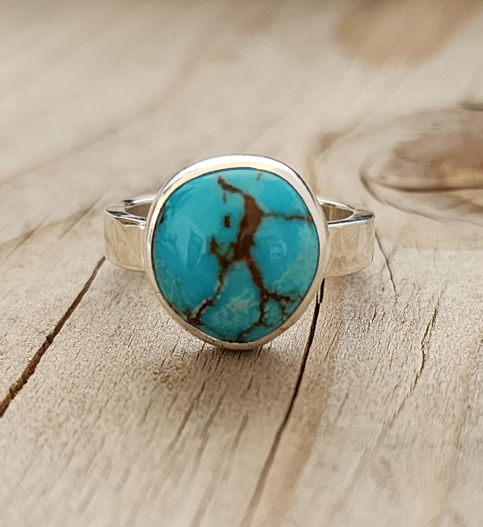 Turquoise cabochon ring. size 8. ready to shi.p statement ring. minimalist ring.
